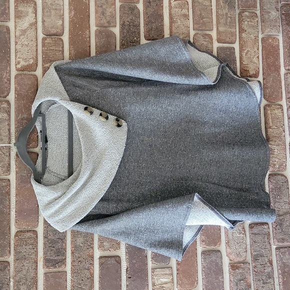 AB Studio Lightweight Pacho Size Small - Picture 8 of 10